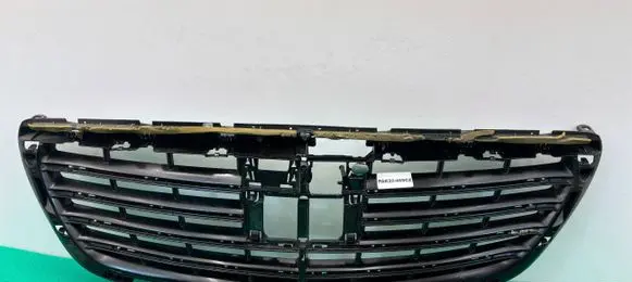Mercedes-Benz S W222 Front bumper upper radiator grill A222880040883