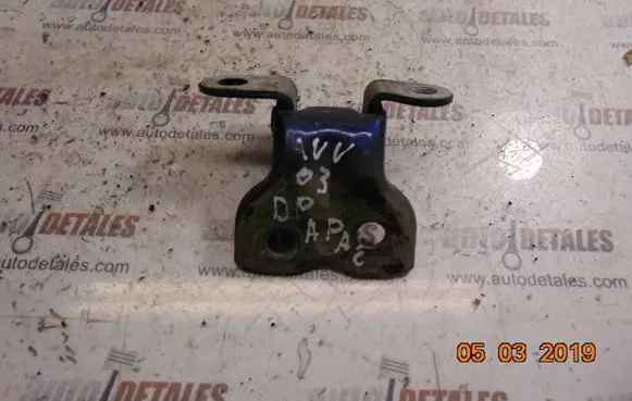 Toyota Avensis Verso Front door lower hinge 