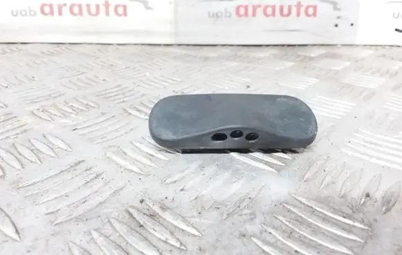 Audi Q3 8U Windshield washer spray nozzle 8U0955988A 130102B