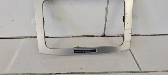 Volkswagen PASSAT B6 Radio/GPS head unit trim ESW565