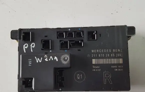 Mercedes-Benz E W211 Door control unit/module 2118702885