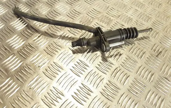 Opel Vectra C Clutch master cylinder 24412670