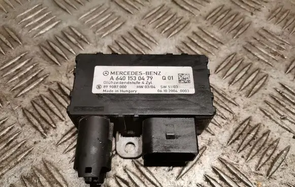 Mercedes-Benz A W169 Glow plug pre-heat relay 6401530479