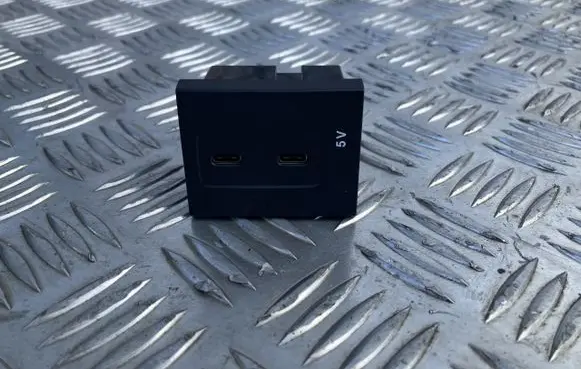 Mercedes-Benz GLB x247 USB socket connector A2478200301