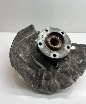BMW 5 E60 E61 Front wheel hub spindle knuckle 6760953L