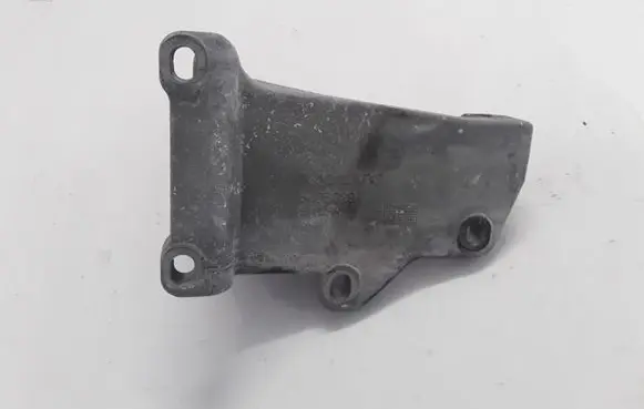 Volvo XC90 Front differential bracket 8675329