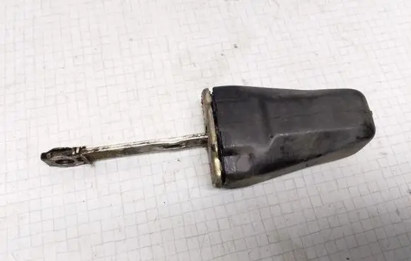 Volkswagen PASSAT B3 Front door check strap stopper 357837323
