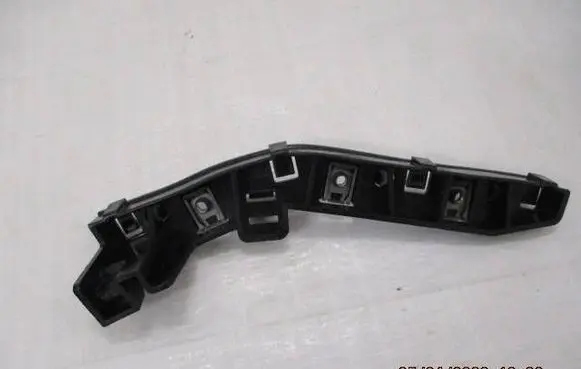 Fender mounting bracket