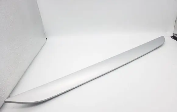 Volkswagen PASSAT CC Front door trim bar 3C8867410R