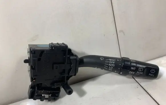 Toyota Avensis T220 Wiper control stalk 173654