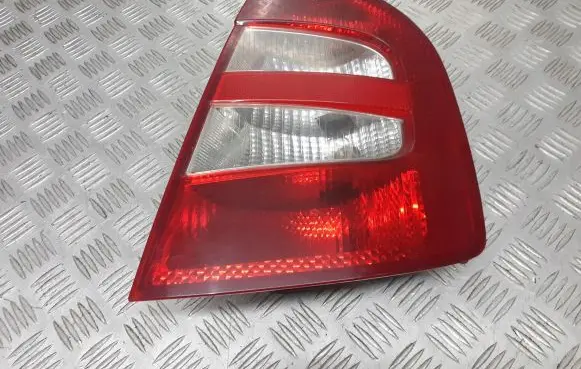Skoda Fabia Mk1 (6Y) Rear/tail lights 6Y6945096B