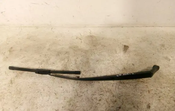 Toyota Auris 150 Front wiper blade arm 8521102181 8521202190