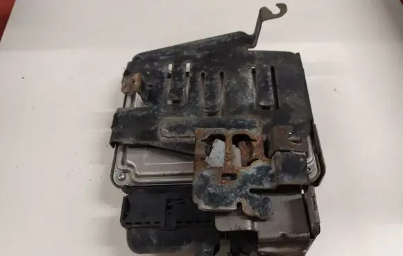 Volkswagen Golf V Engine control unit/module 03G906021 0281013226