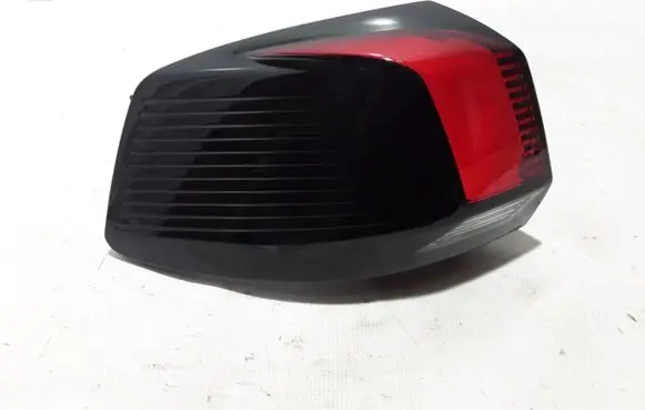 Peugeot 5008 Rear/tail lights 9811028080