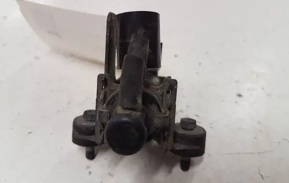 Toyota Yaris Vacuum valve 1397000970