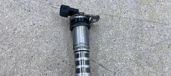 BMW M5 Camshaft vanos timing valve 8605123 11368605123