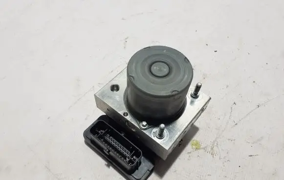 Renault Zoe ABS Pump 476608195R