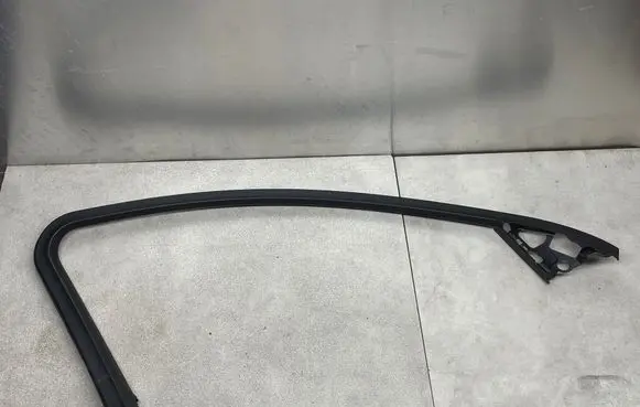 Opel Insignia A Front door window/glass frame 13256885 360583280