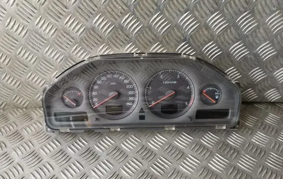 Volvo V70 Speedometer (instrument cluster) 69294630T 8602474 8251326