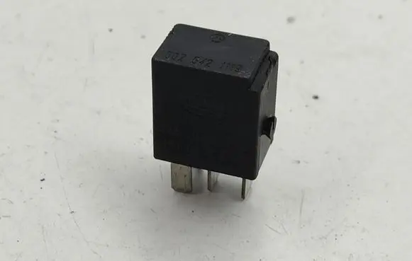 Mercedes-Benz CLK A209 C209 Other relay 4RA00781300