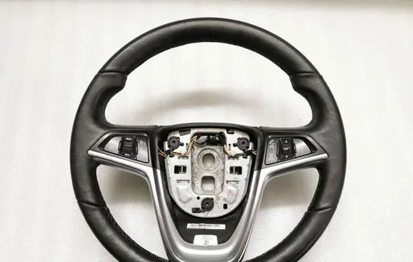 Opel Astra J Steering wheel 13351021