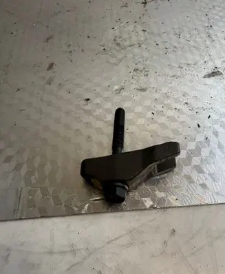 Hyundai Tucson TL Fuel Injector clamp holder 