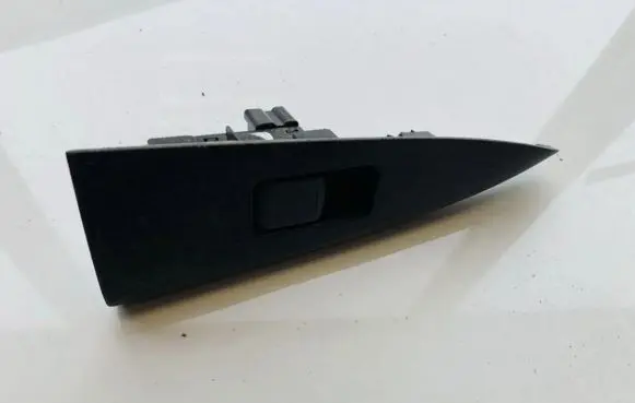 Nissan Note (E11) Electric window control switch 829619u10a