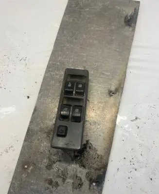 Mitsubishi Pajero Window control relay 