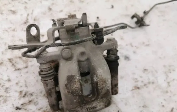 Citroen Berlingo Rear brake caliper