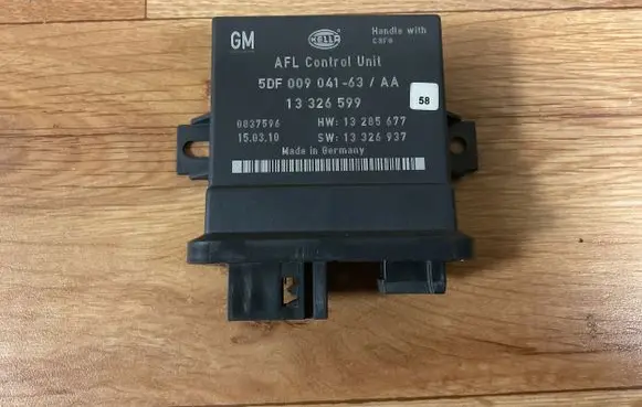 Opel Insignia A Light module LCM 13326937 13326599 13285677
