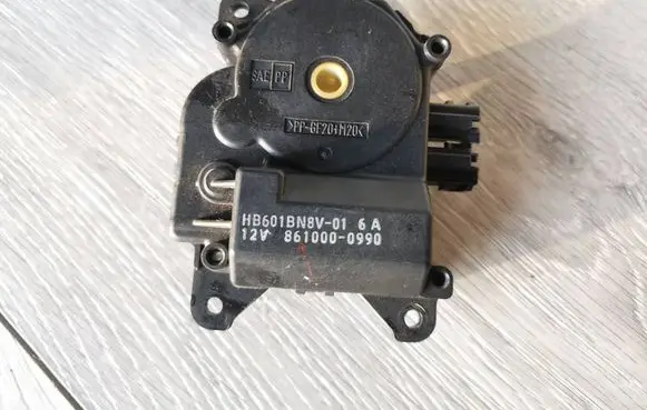Mazda 3 I Air flap motor/actuator 861000-0990