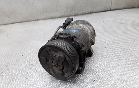 Volkswagen Golf IV Air conditioning (A/C) compressor (pump) 1J0820803K
