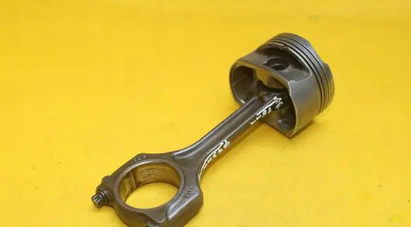 Peugeot 308 Piston with connecting rod