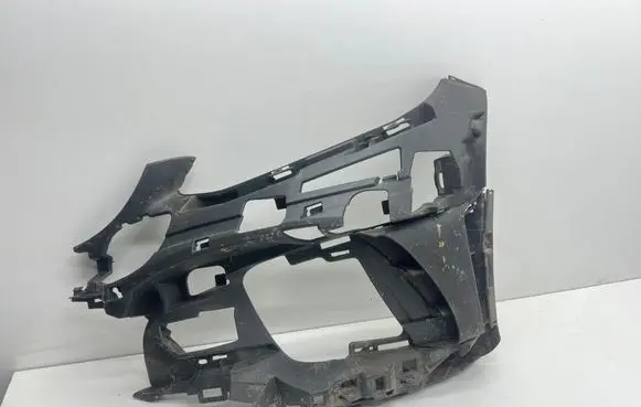 Mercedes-Benz C W205 Front bumper mounting bracket A2058855502