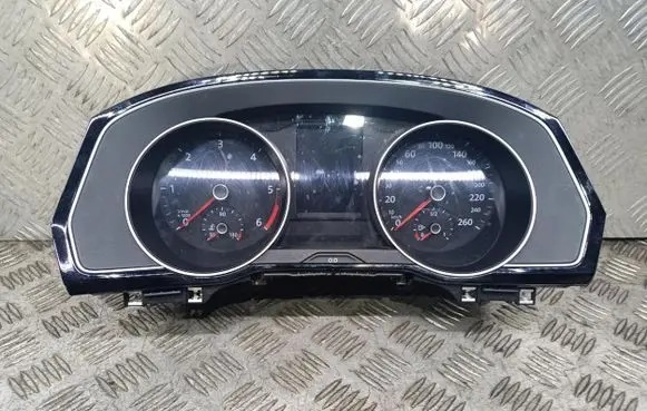 Volkswagen PASSAT CC Speedometer (instrument cluster)