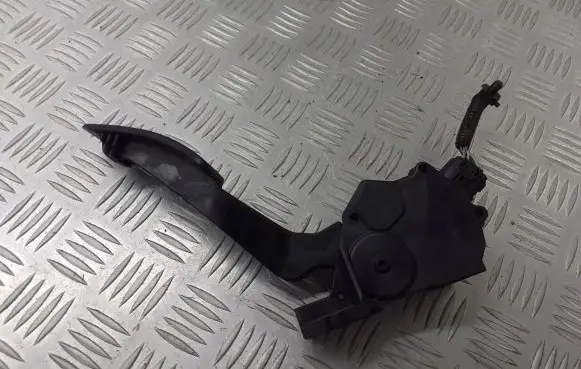 Subaru Forester SH Accelerator throttle pedal 36010AG140