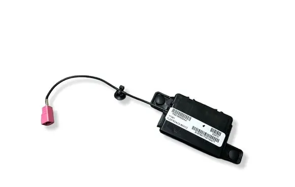 Chrysler Pacifica Antenna control unit P68186558AA 17361