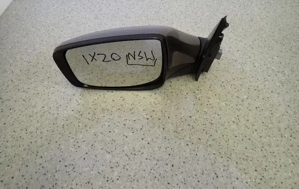 Hyundai ix20 Front door electric wing mirror 
