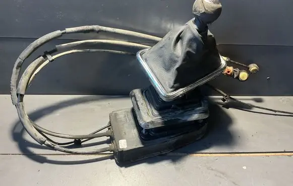 Peugeot 407 Gear shifter/selector 