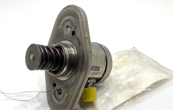 BMW X1 F48 F49 Fuel injection high pressure pump 8631642