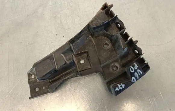 Volvo V60 Front bumper mounting bracket 31323833