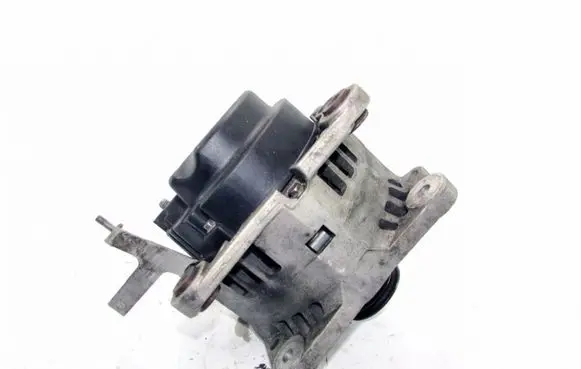 Volkswagen Polo V 6R Generator/alternator 03d903025j