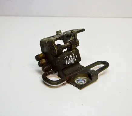 Volkswagen Golf VI Front door upper hinge 1K0831412