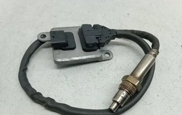 Mercedes-Benz Vito Viano W447 Lambda probe sensor A0009050108 0009050108