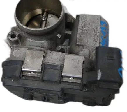 Volkswagen Polo VI Throttle body valve