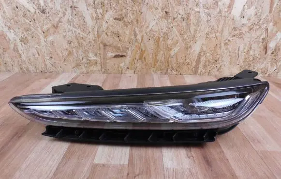 Hyundai Kona I Headlight/headlamp 92207J9000