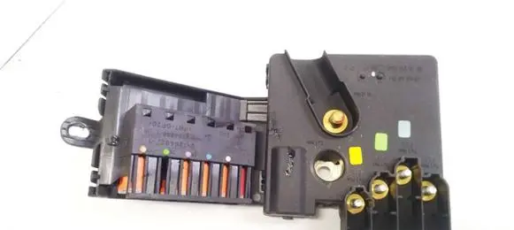 Mercedes-Benz E W211 Fuse box set A2115460841 0-1394837-1