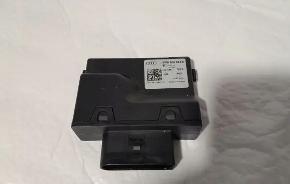 Audi A4 S4 B9 8W Fuel injection pump control unit/module 8W0906093E