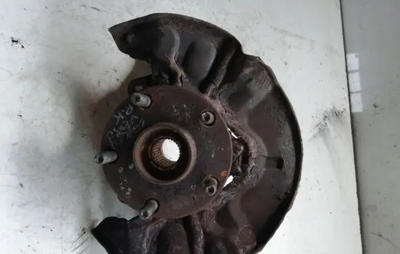 Toyota Corolla Verso AR10 Front wheel hub spindle knuckle