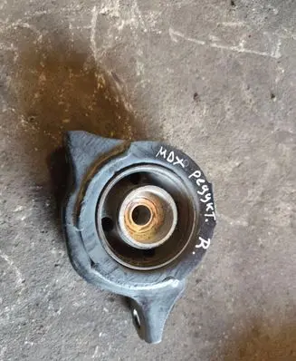Acura MDX II Rear differential mounting bracket 